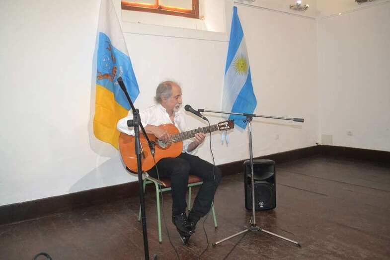 Momento del concierto de anoche de Julián David (Foto TA)